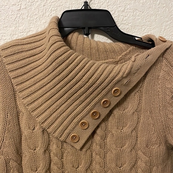 Vintage Banana Republic Tan Cable Knit Sweater with Button Collar - Picture 3 of 7